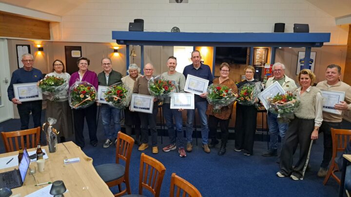 Jubilarissen gehuldigd op ledenvergadering