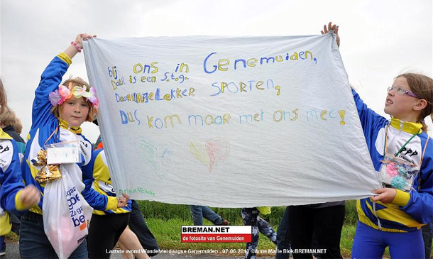 STG-ers wandelen in de vierdaagse