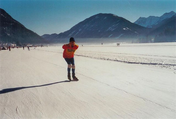 STGers schaatsen collectief Alternatieve Elfstedentocht op Weissensee (Oostenrijk) uit.