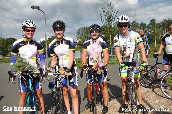 Jeugdleden STG de Eendracht fietsen mee naar emlichheim