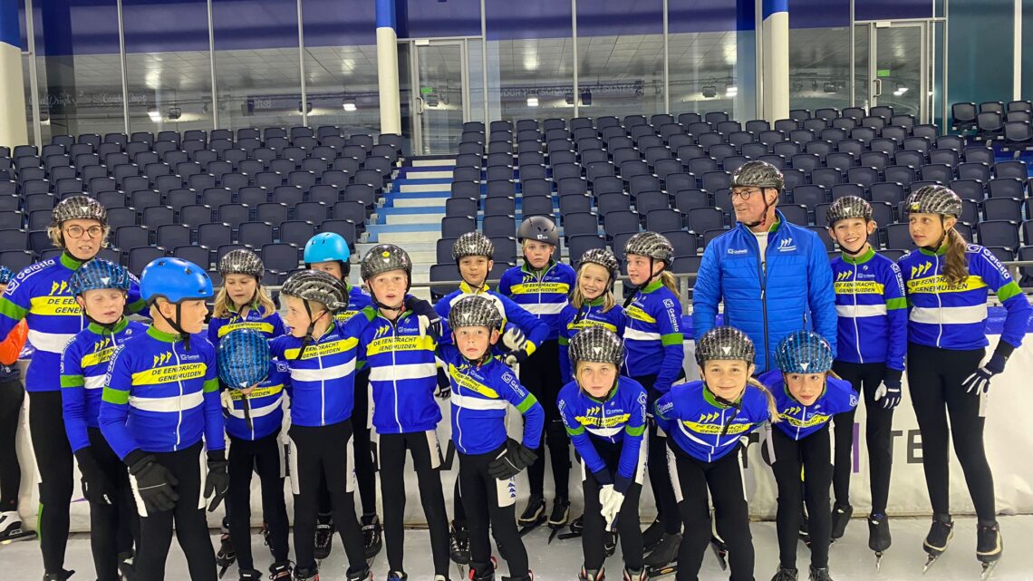 STG schaatsers beginnen schaatstrainingen in Heerenveen